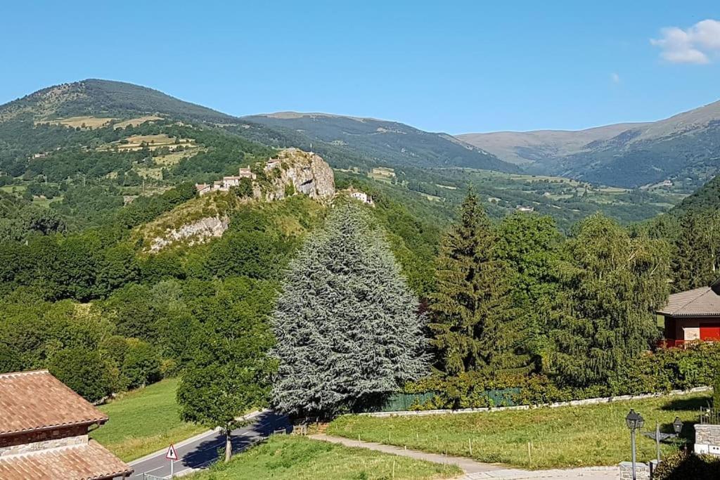 El Mussol De La Vila Camprodon, Balconets Amb Vistes A La Placa Dış mekan fotoğraf