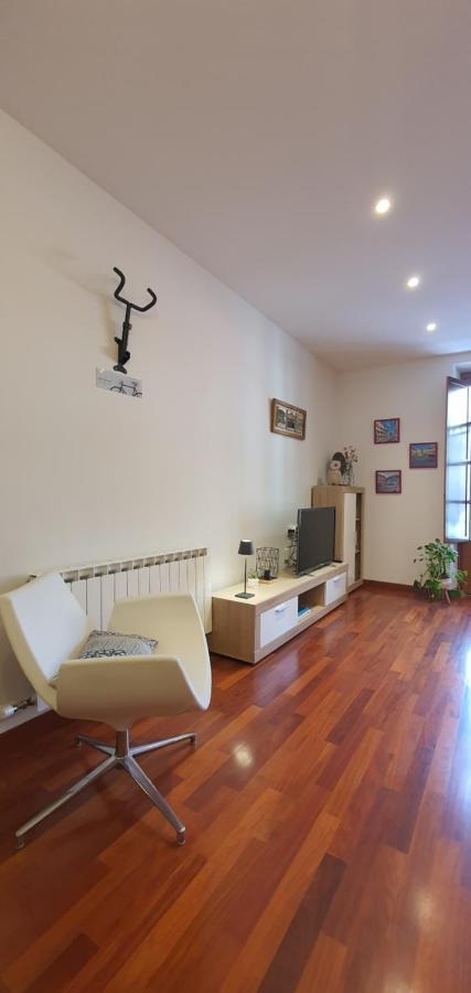 El Mussol De La Vila Camprodon, Balconets Amb Vistes A La Placa Dış mekan fotoğraf